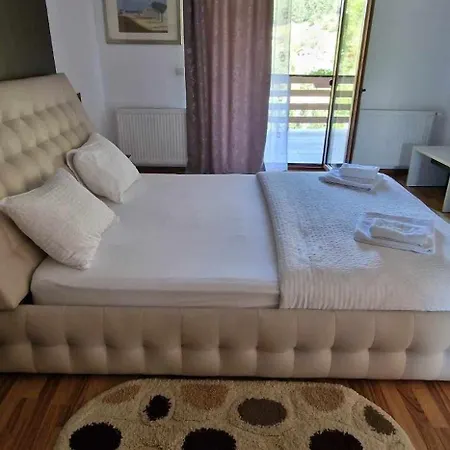 Cabană Casa Bella *